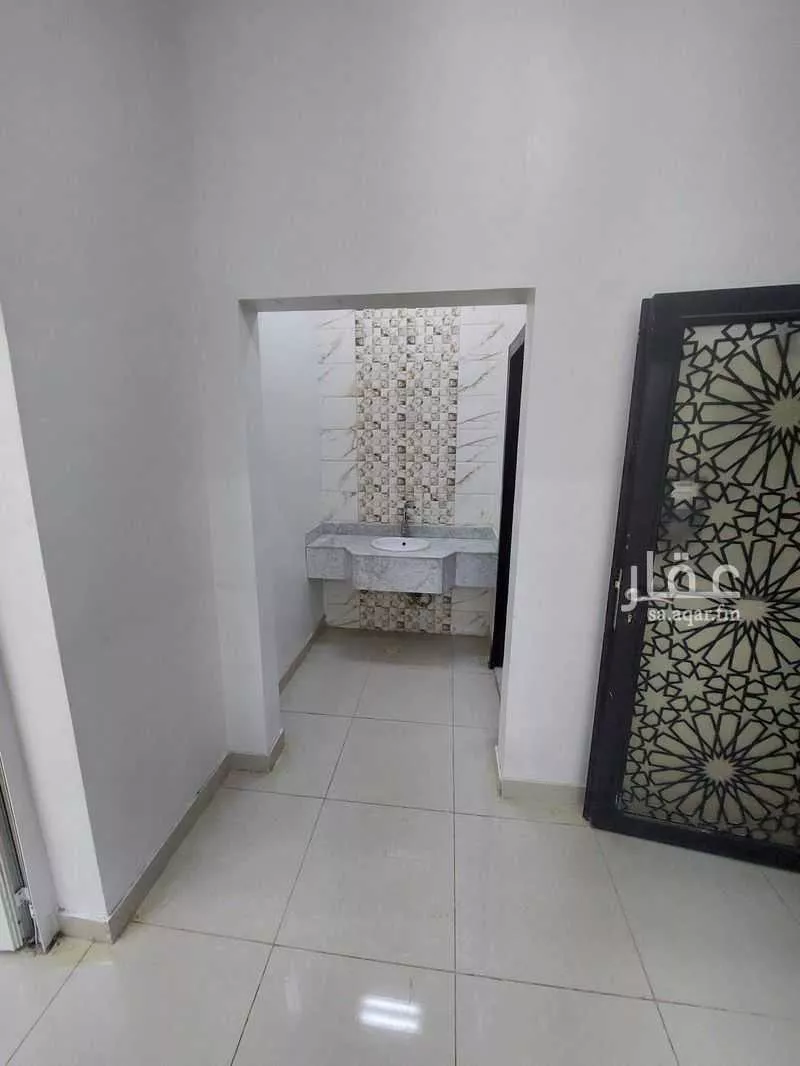 شقة 3 غرف في العزيزية 18