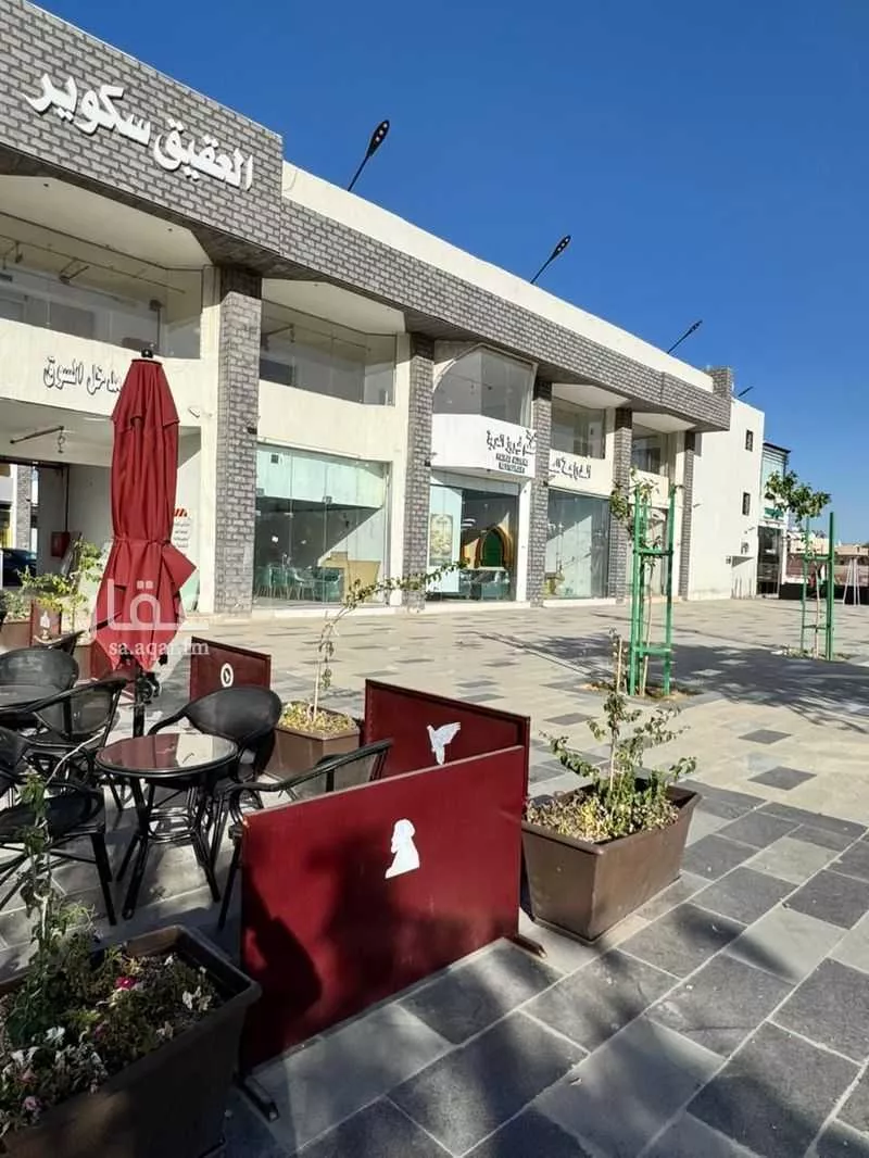 محل 52 م² في عروة 12