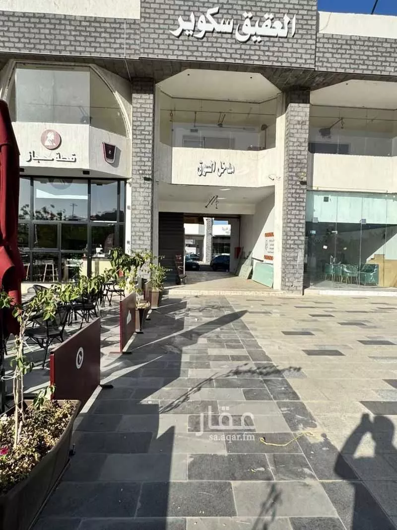 محل 52 م² في عروة 3