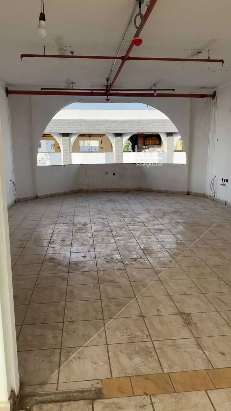 محل 52 م² في عروة 6