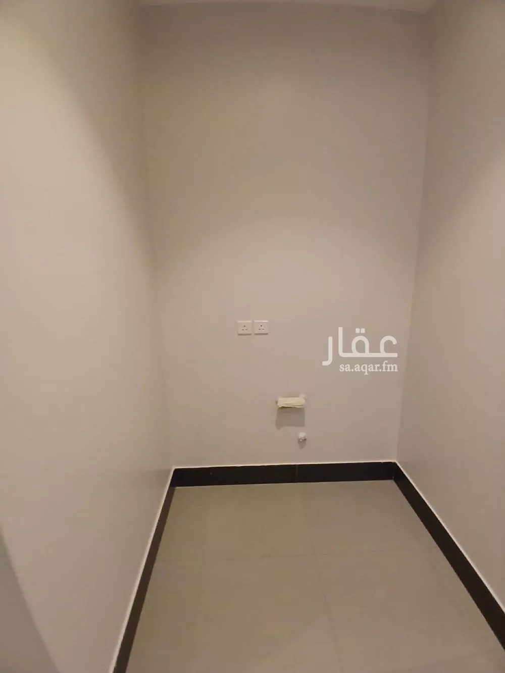 دور 4 غرف في العارض 8