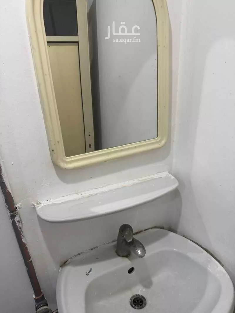 شقة 1 غرف في الثقبة 8