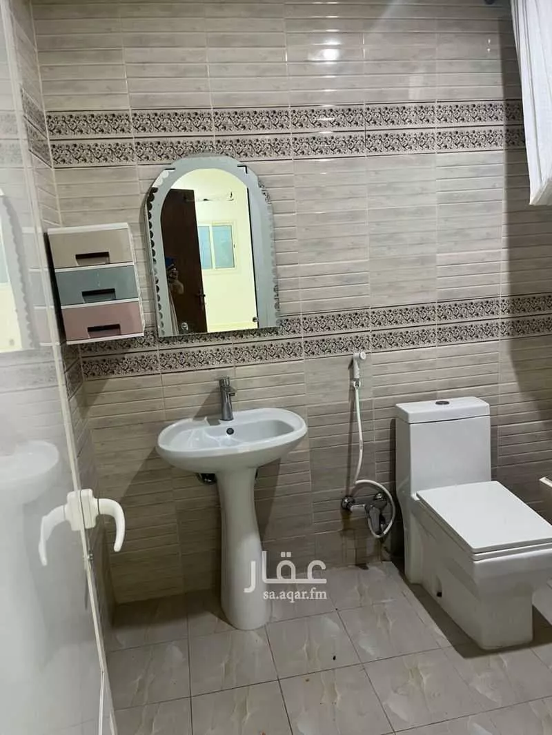 شقة 4 غرف في التحلية 6