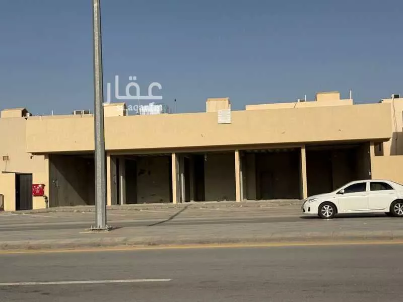 محل 900 م² في طويق 6