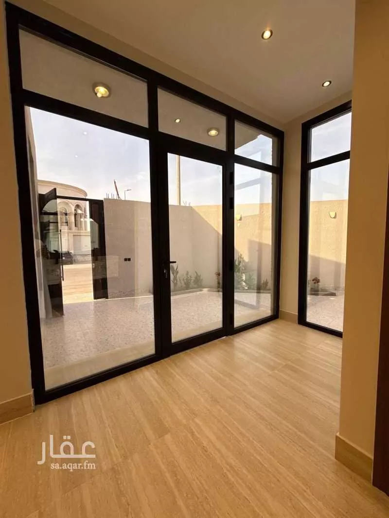 فيلا 7 غرف في ضاحية الملك فهد 8