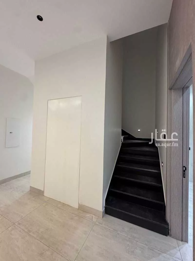 8 bedroom villa in Dahiat King Fahd 15