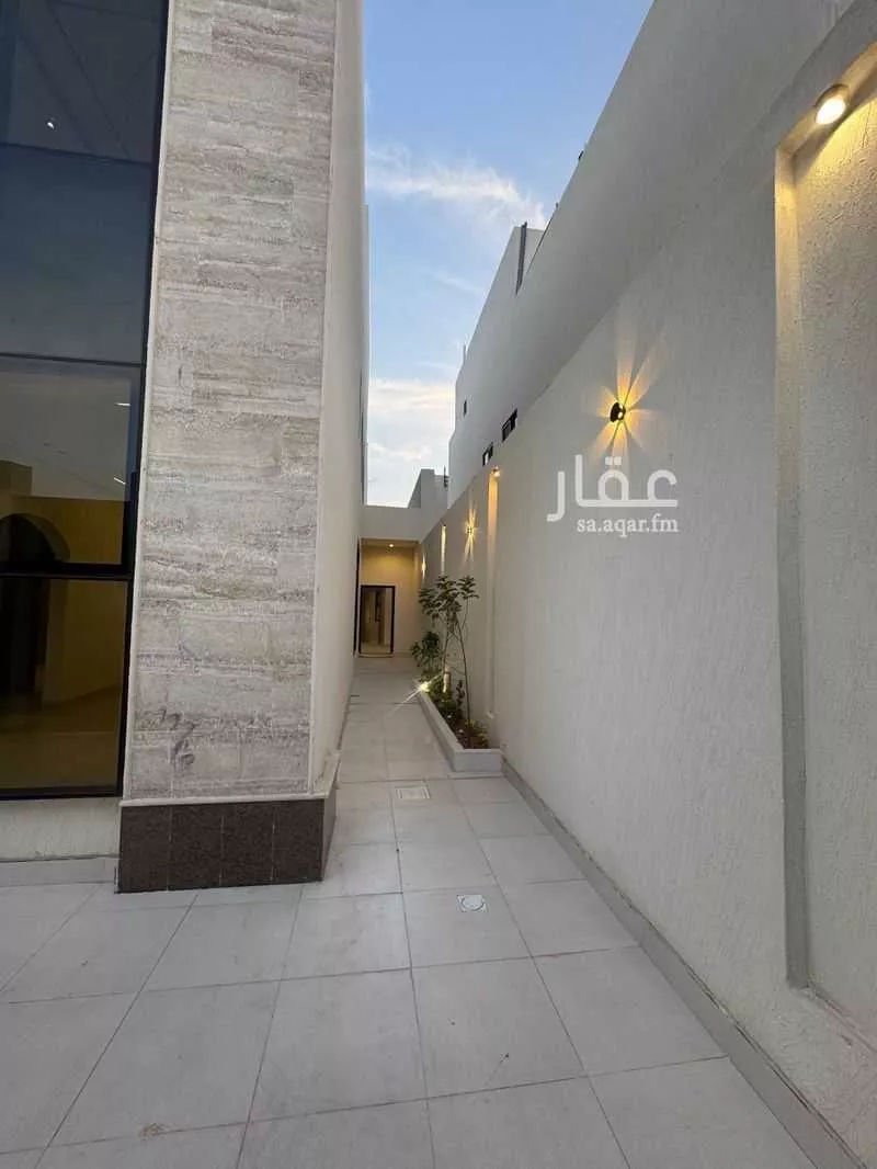 8 bedroom villa in Dahiat King Fahd 18