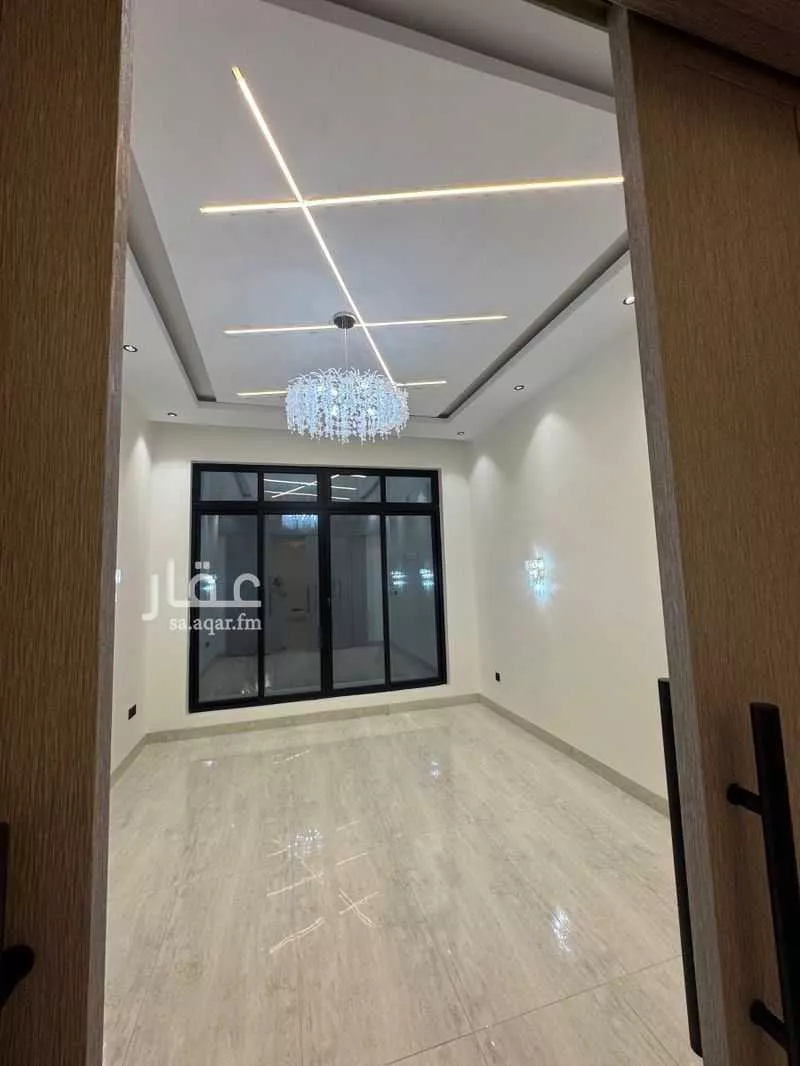 8 bedroom villa in Dahiat King Fahd 6