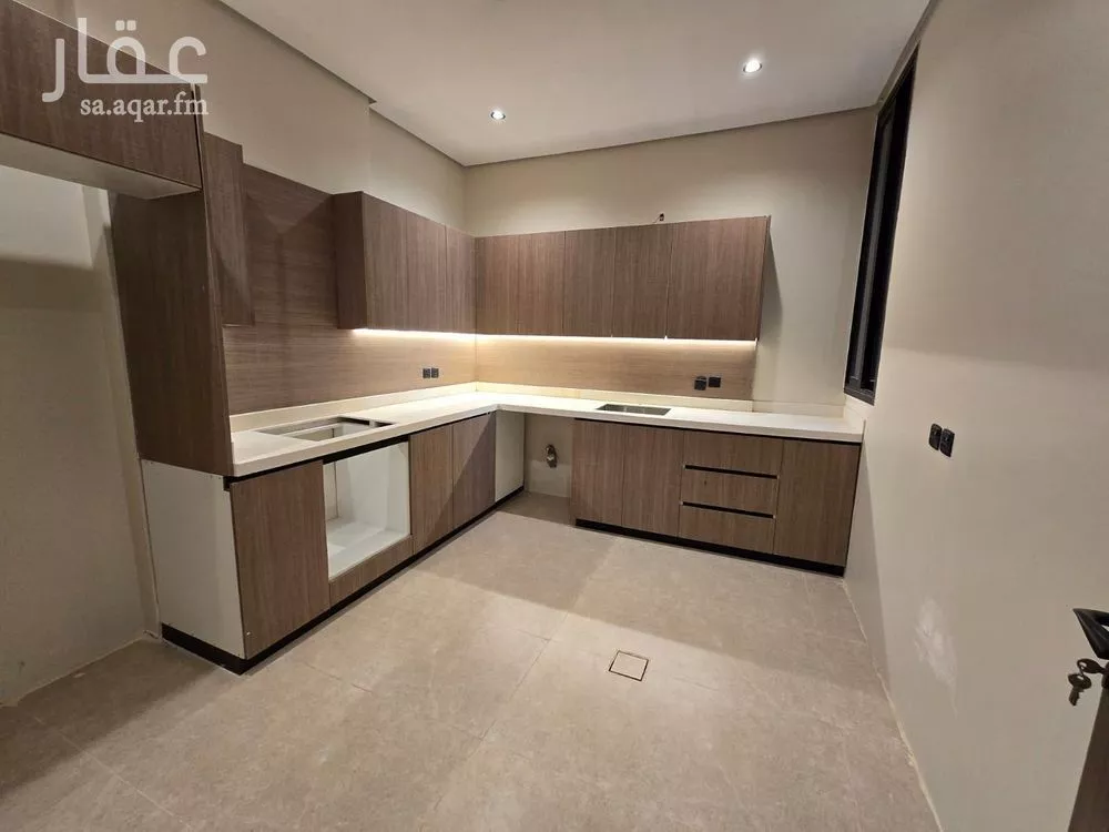 شقة 4 غرف في الحمرا 6