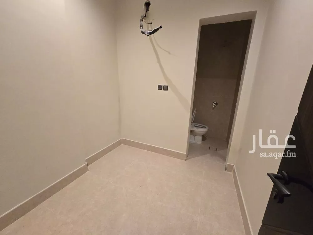 شقة 4 غرف في الحمرا 7