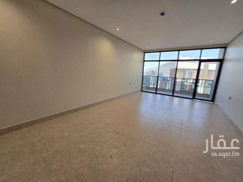 شقة 4 غرف في الحمرا 8