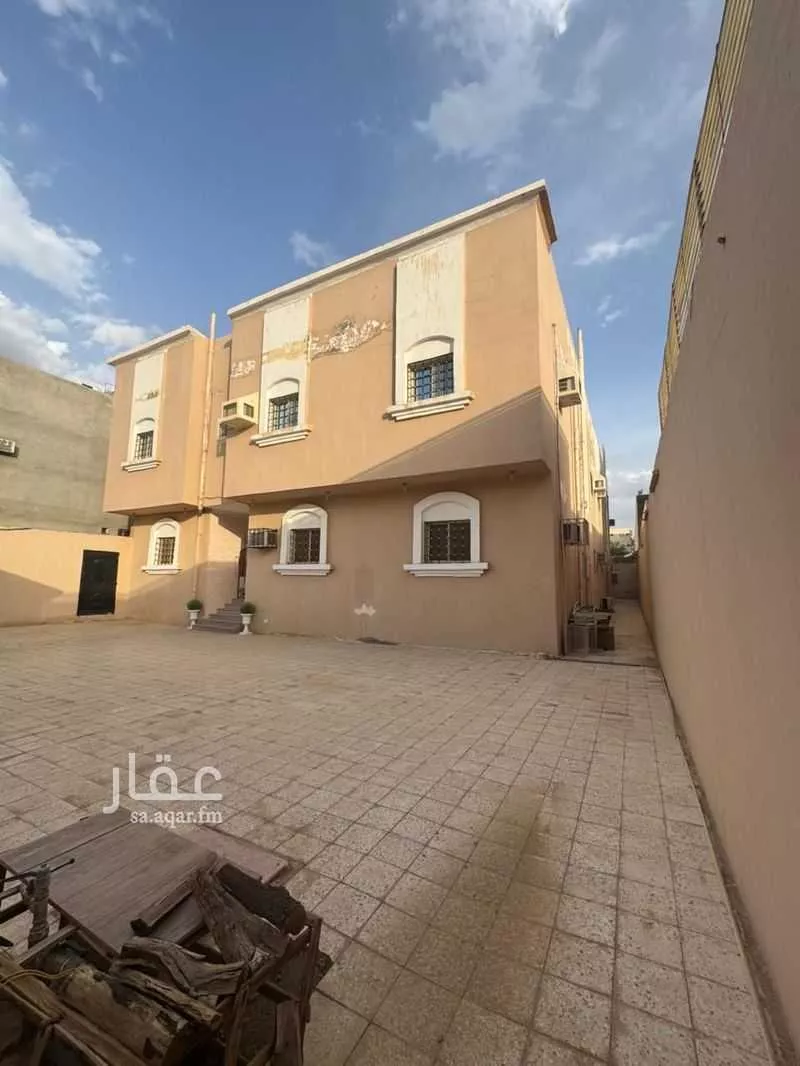 عمارة 800 م² في الروابي 4