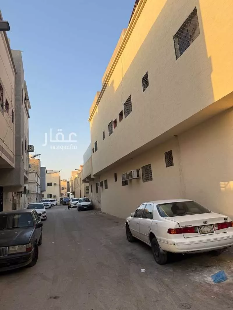 448 sqm building in Al Yamamah 3