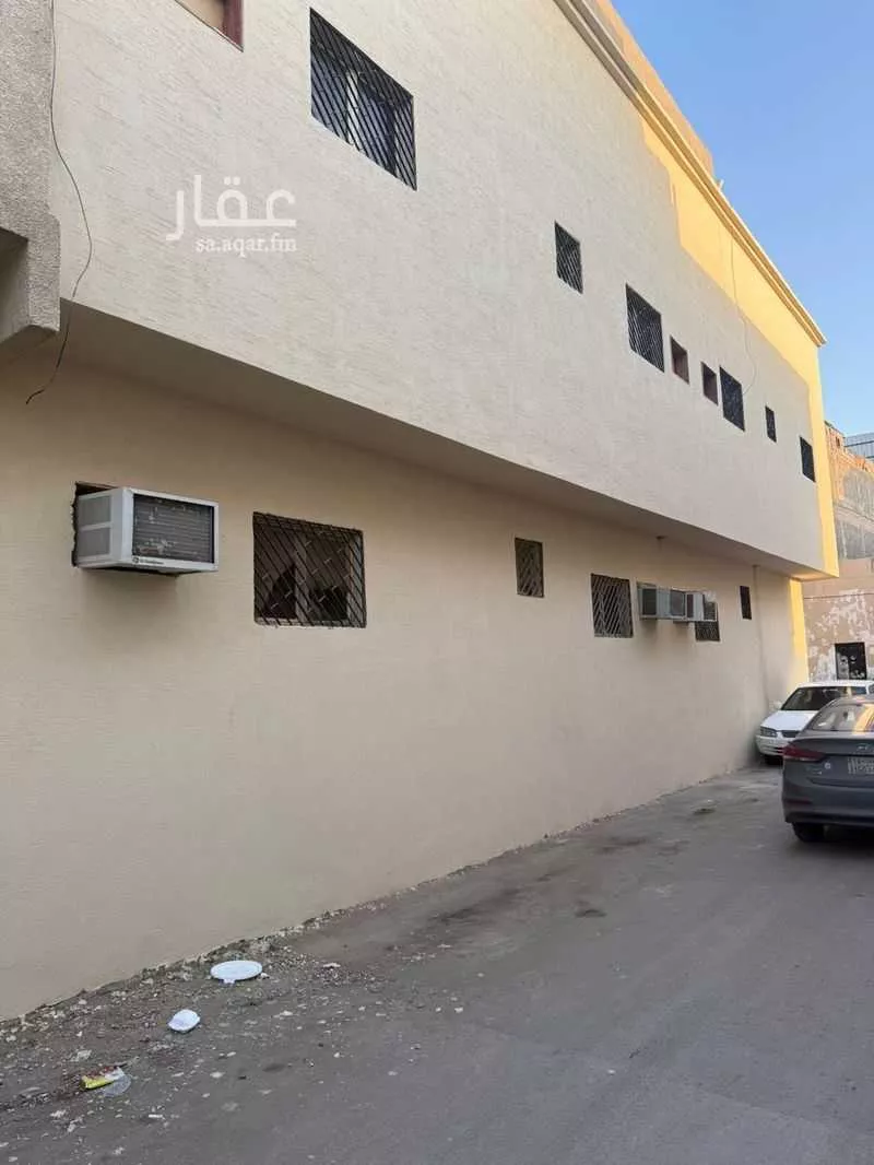 448 sqm building in Al Yamamah 4