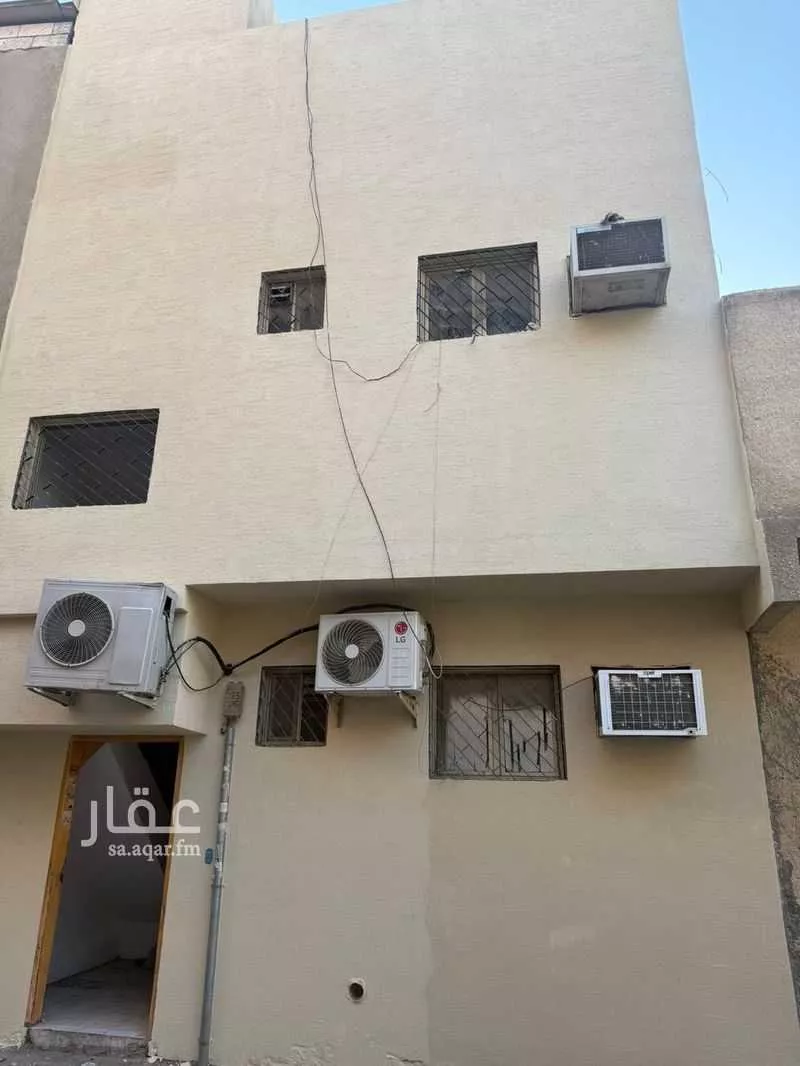 448 sqm building in Al Yamamah 5