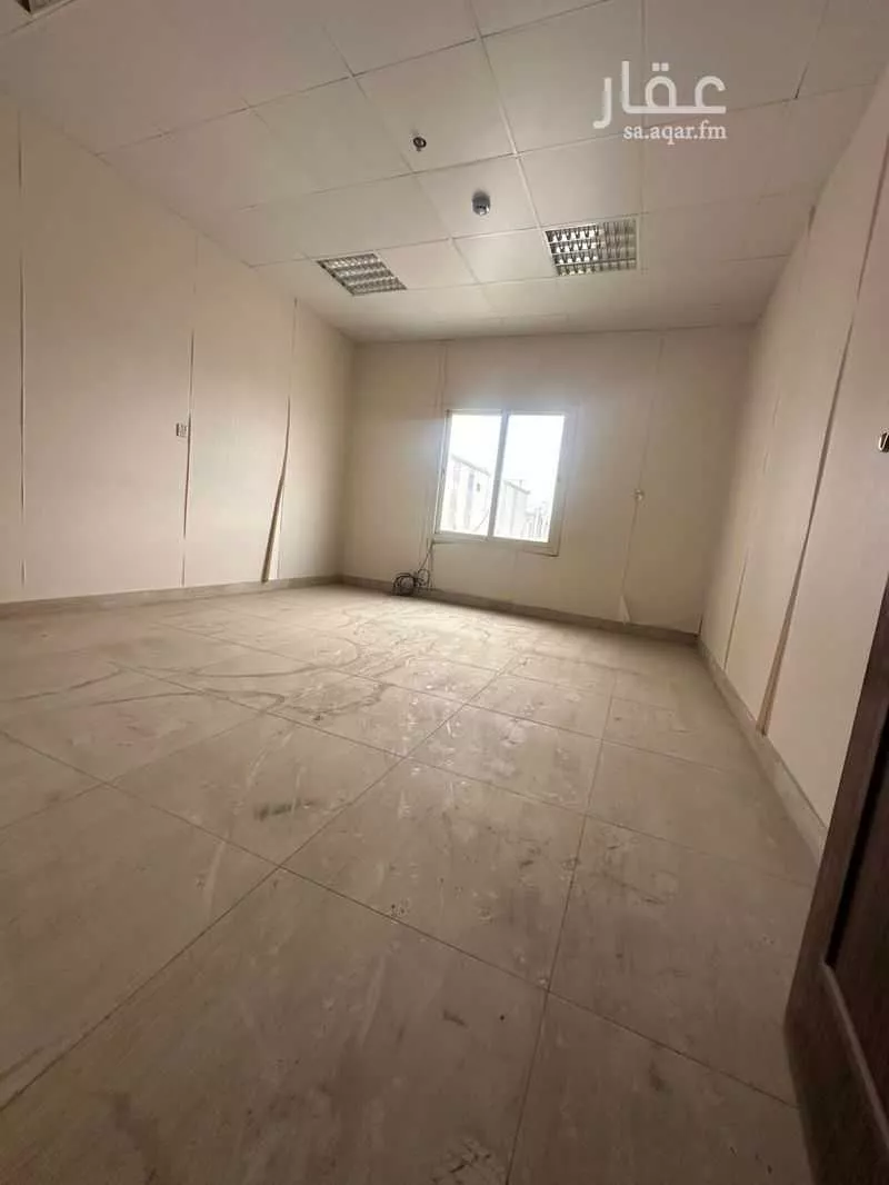 مكتب 2853 م² في الروضة 3