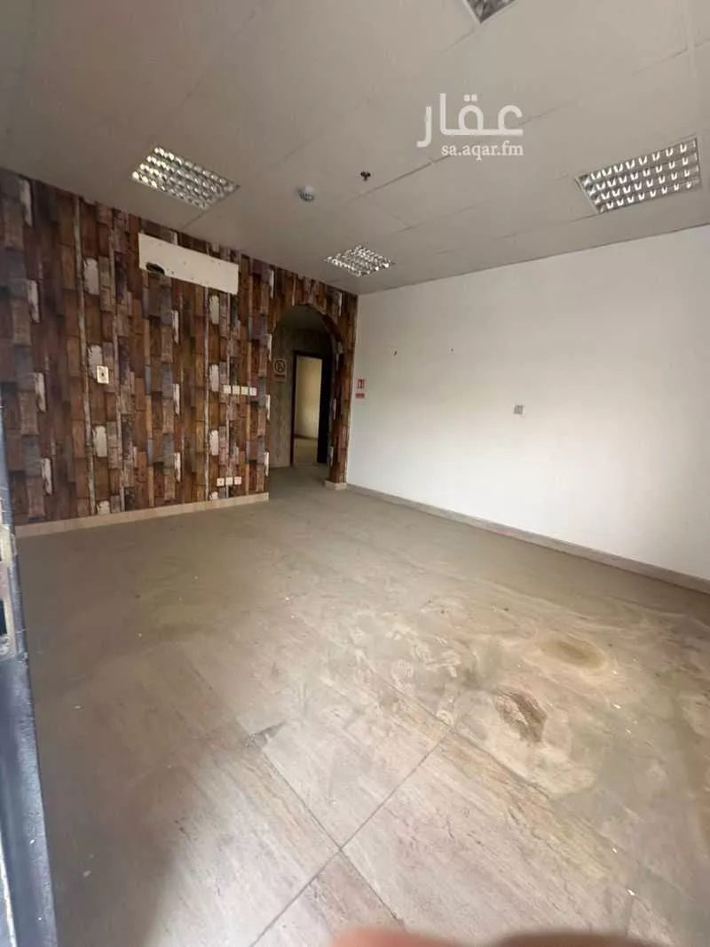 مكتب 2853 م² في الروضة 7