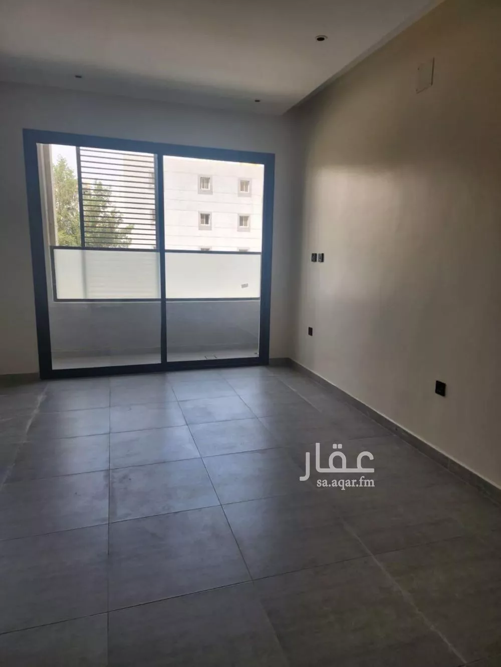 3 bedroom apartment in Al Malqa 5