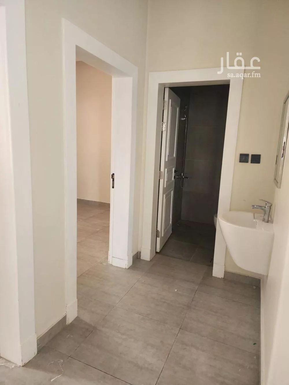 3 bedroom apartment in Al Malqa 8