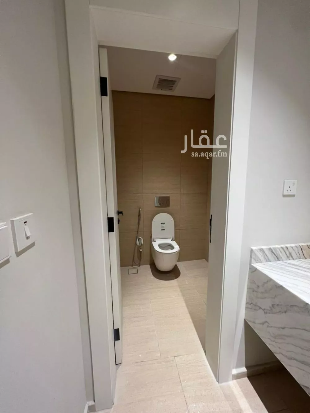 فيلا 4 غرف في العارض 4