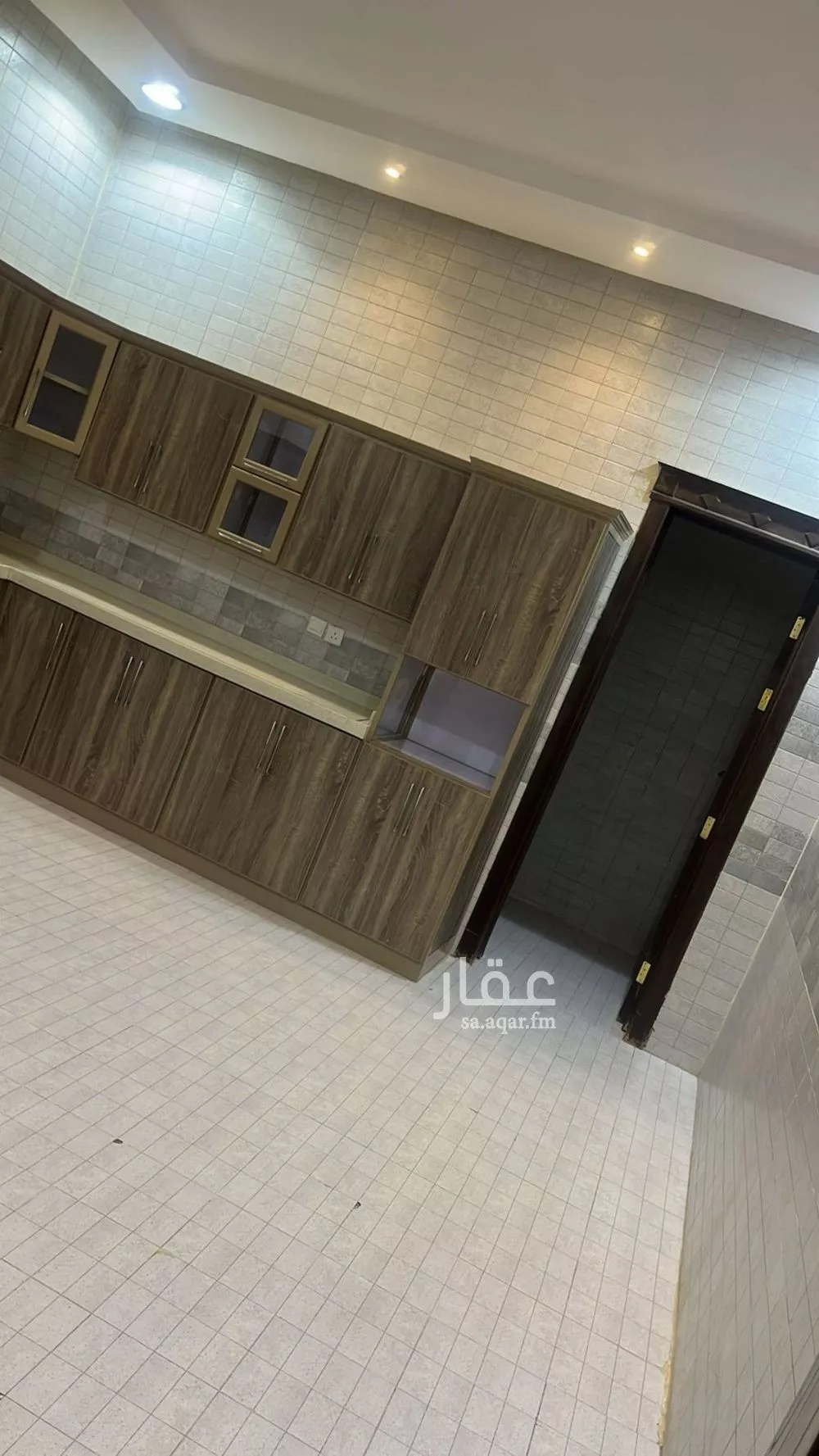 فيلا 4 غرف في العارض 10