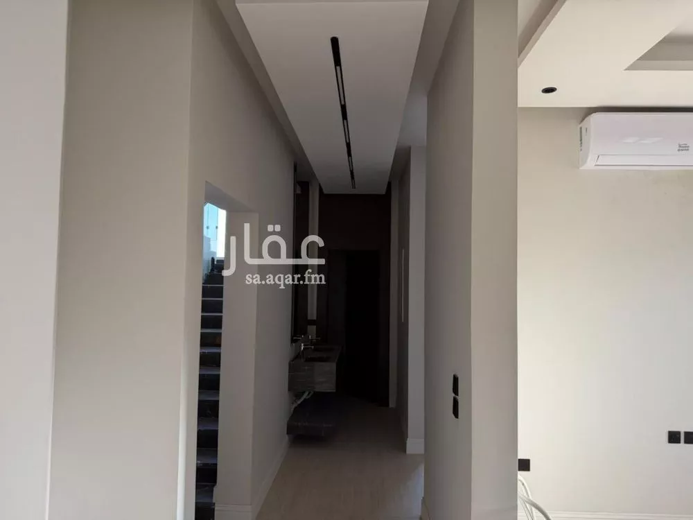 فيلا 4 غرف في العارض 12