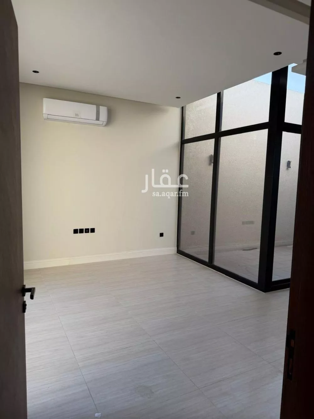 فيلا 4 غرف في العارض 20