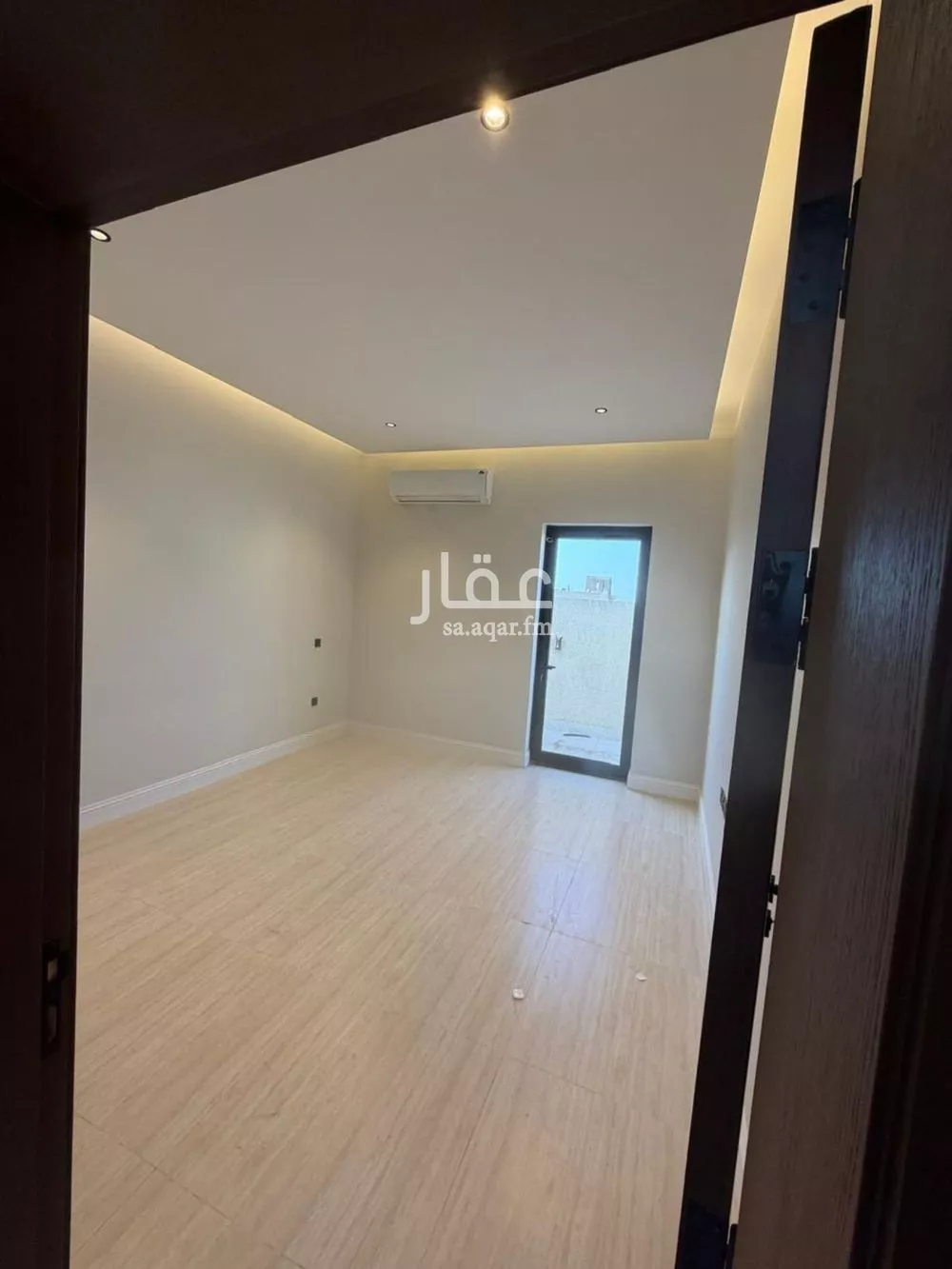 فيلا 4 غرف في العارض 4