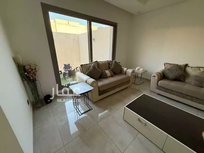 فيلا 5 غرف في النرجس 4