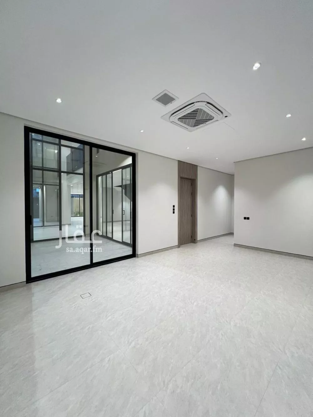 فيلا 5 غرف في النرجس 10