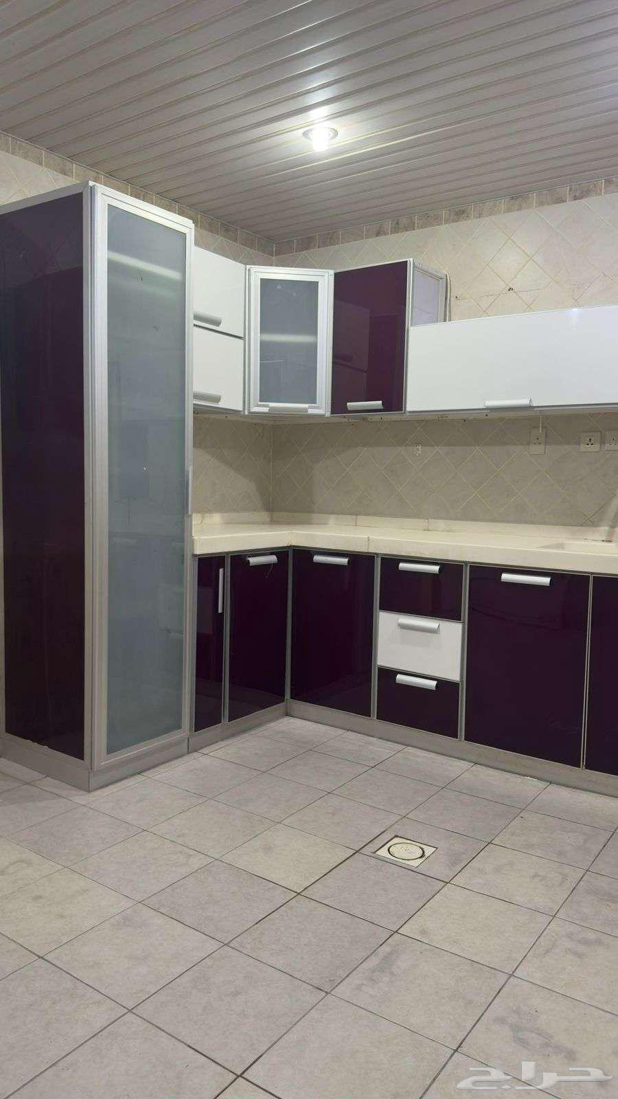 شقة 4 غرف في الدانة 13