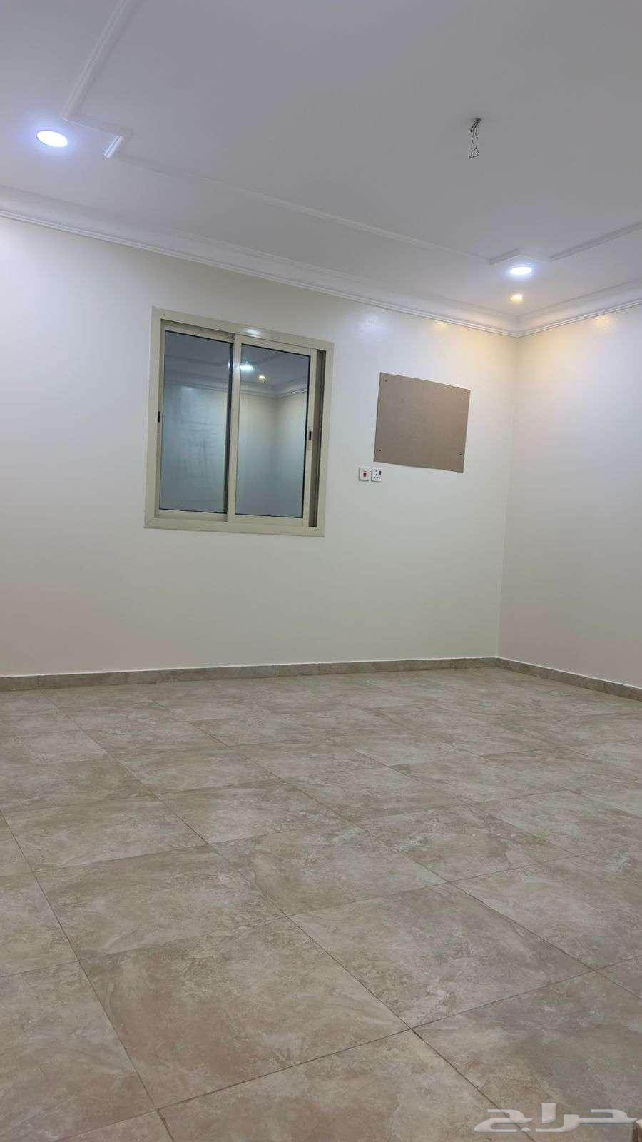 شقة 4 غرف في الدانة 3