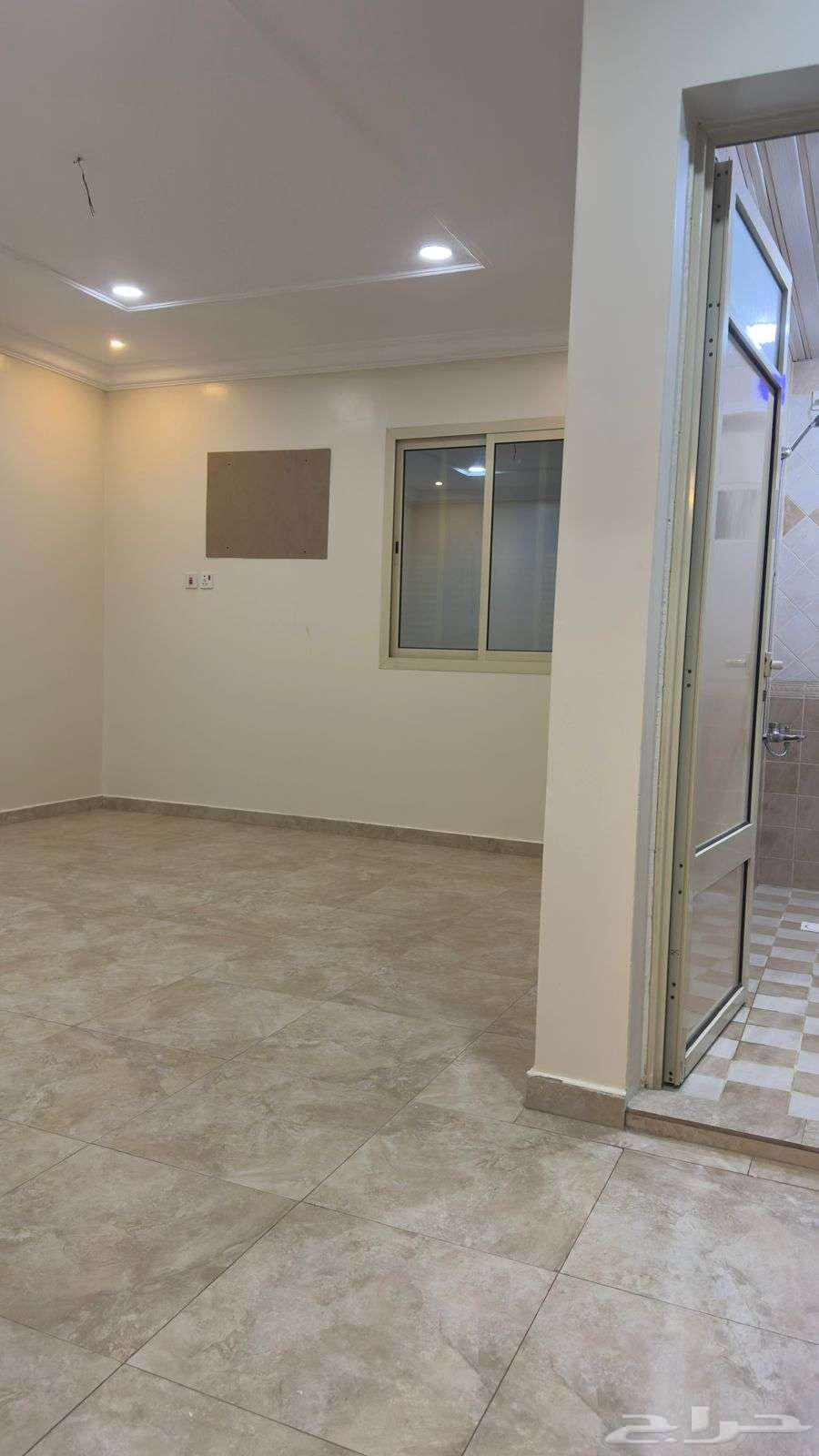 شقة 4 غرف في الدانة 5