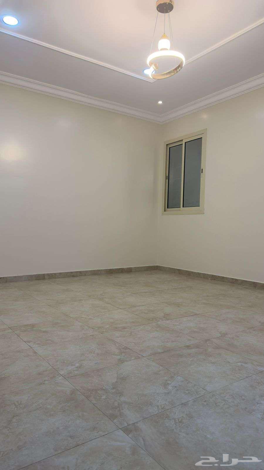 شقة 4 غرف في الدانة 10
