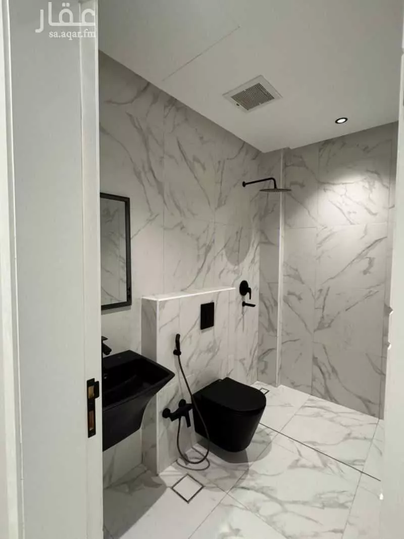 شقة 3 غرف في الملقا 16