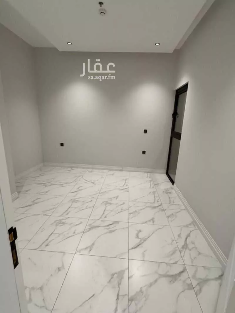 شقة 3 غرف في الملقا 8