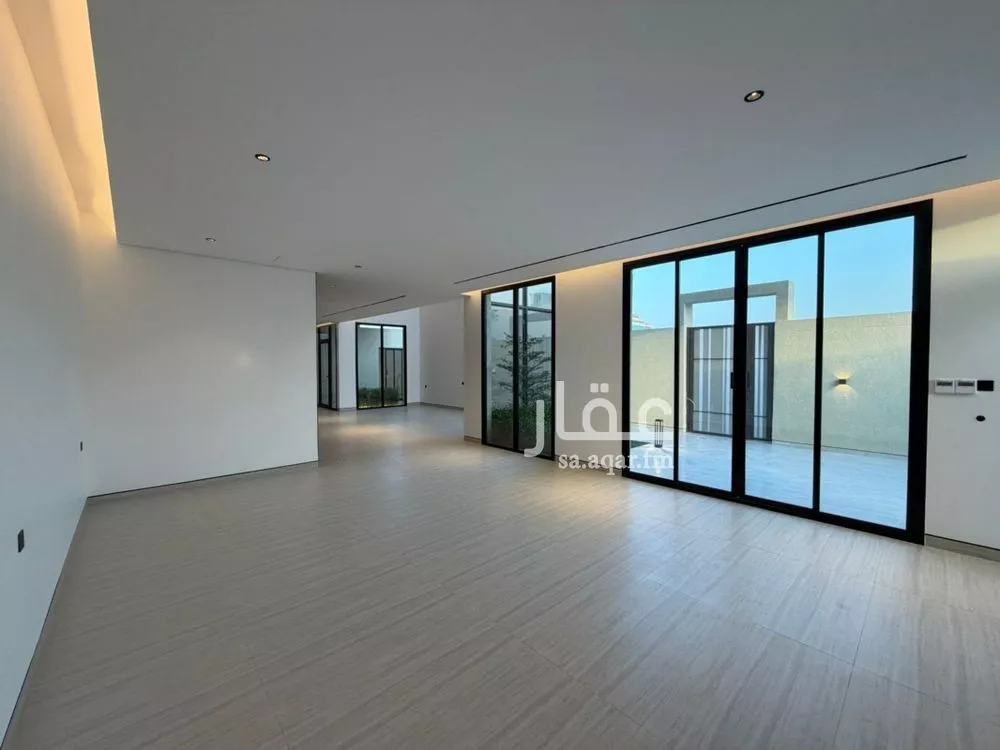 فيلا 5 غرف في العارض 4