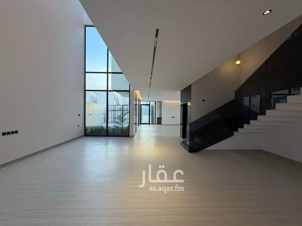 فيلا 5 غرف في العارض 6