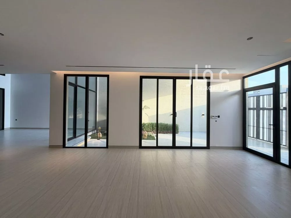 فيلا 5 غرف في العارض 7