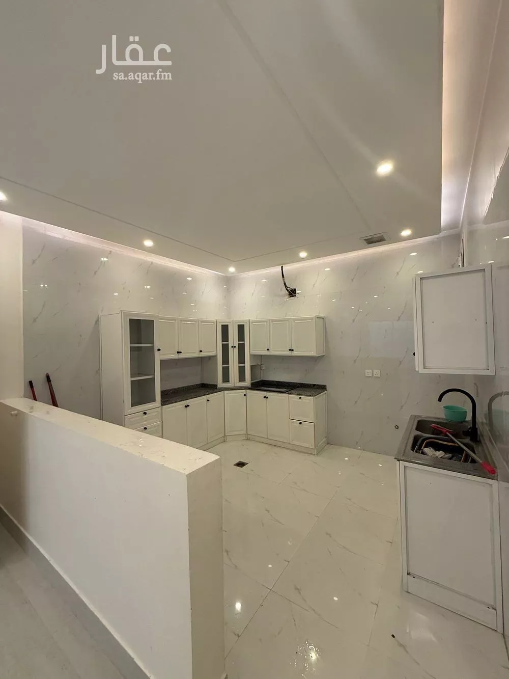 شقة 4 غرف في العارض 12