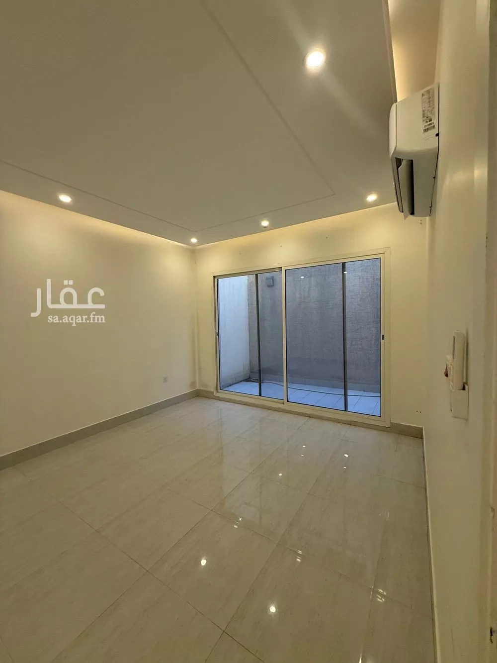 شقة 4 غرف في العارض 8