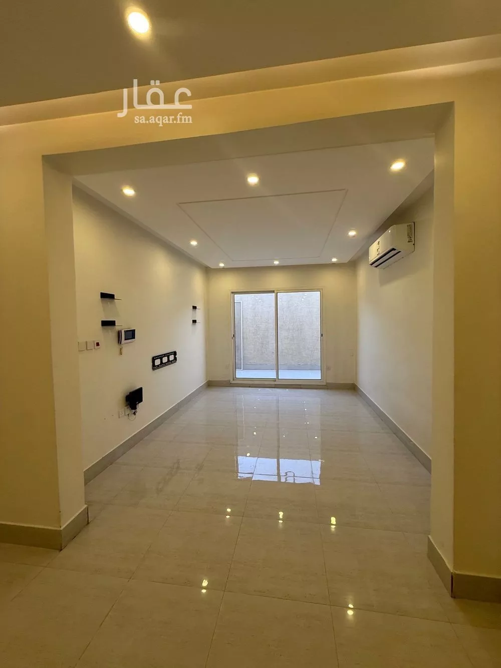 شقة 4 غرف في العارض 10