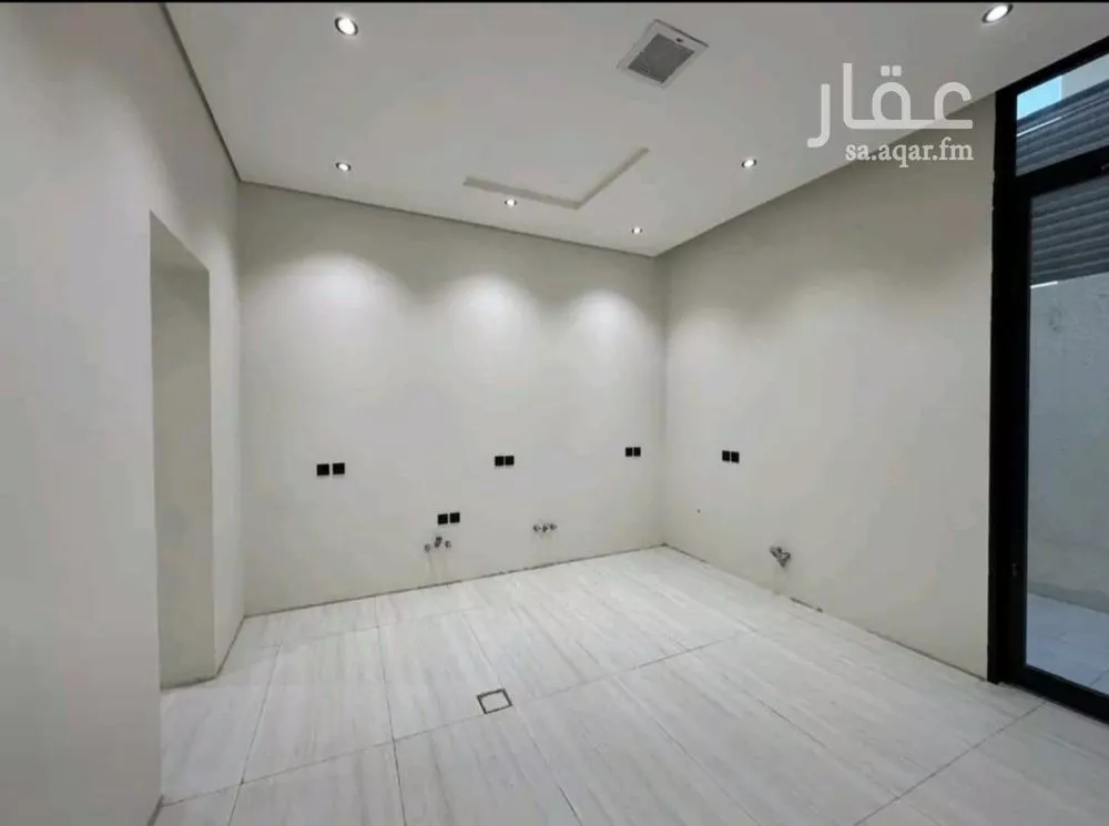 فيلا 5 غرف في العارض 4