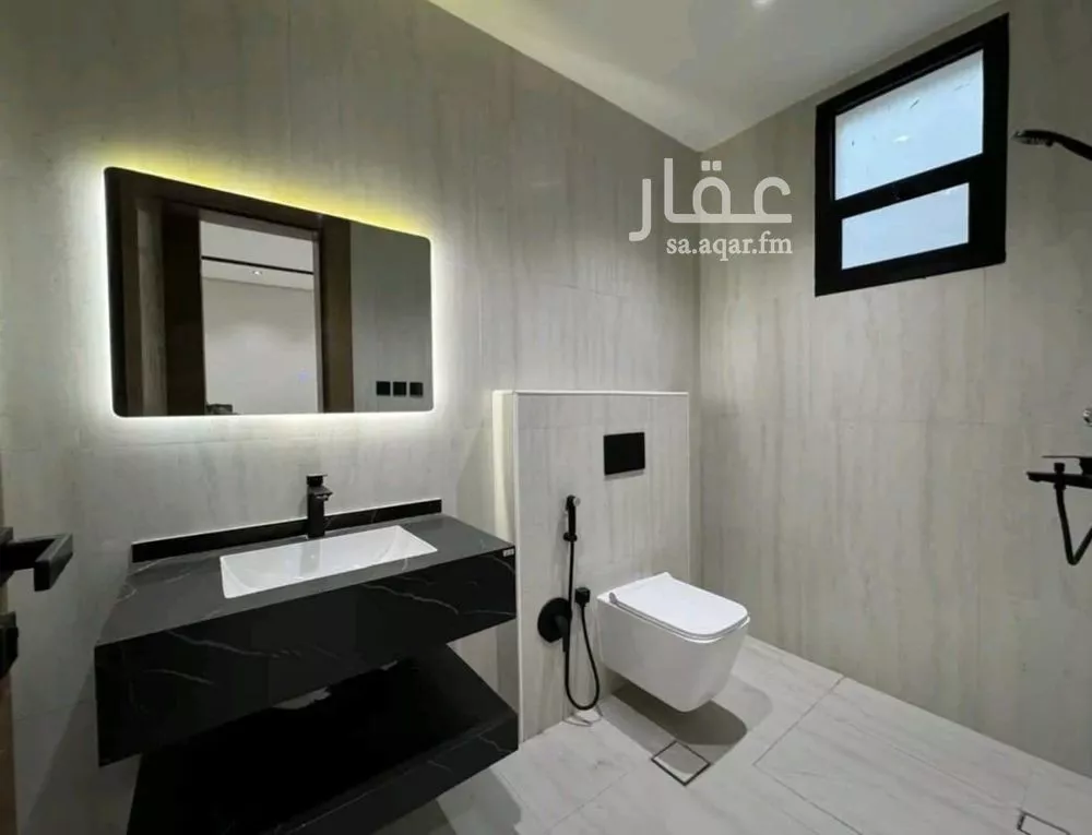 فيلا 5 غرف في العارض 8