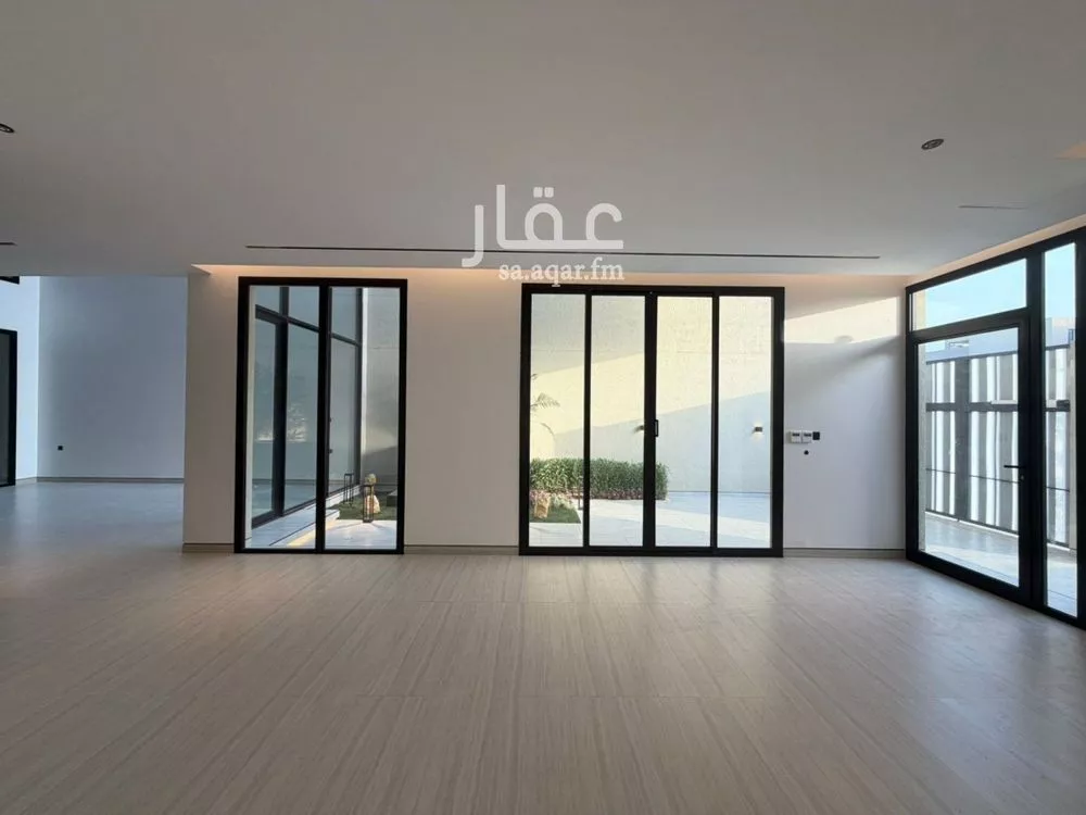 فيلا 11 غرف في العارض 15