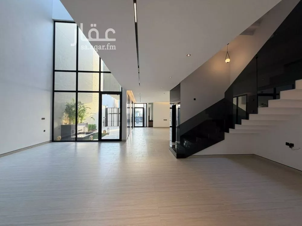 فيلا 11 غرف في العارض 3