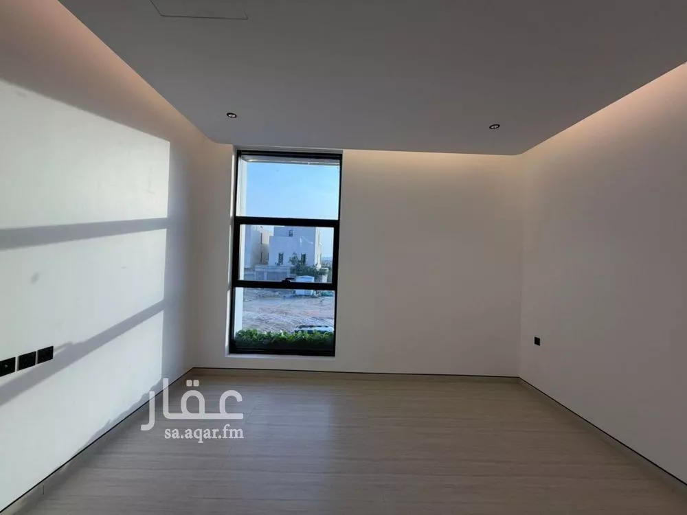 فيلا 11 غرف في العارض 10