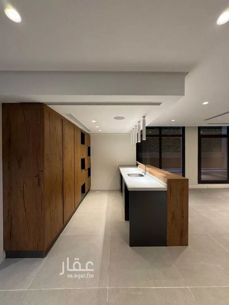 فيلا 6 غرف في العارض 10