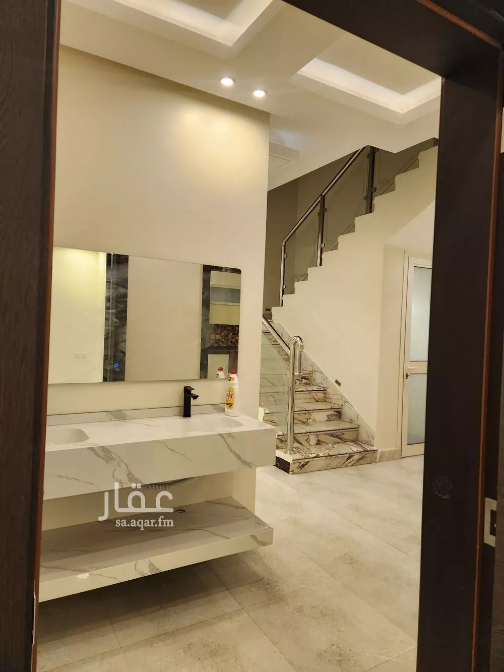 7 bedroom apartment in King Abdullah 11