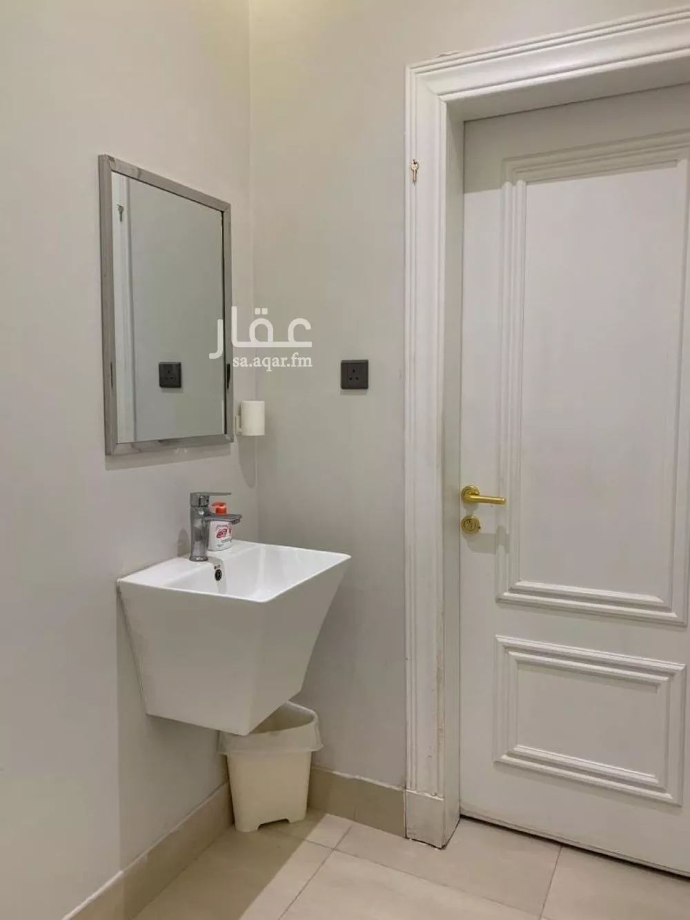 شقة 5 غرف في الملقا 13